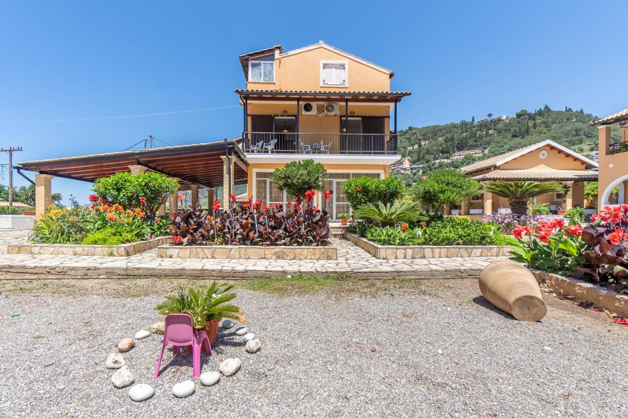 Apartment Mires House 11 *